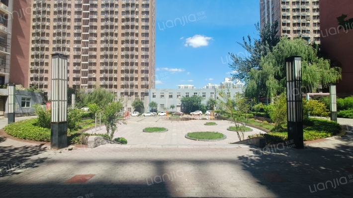 金泽苑小区外景图