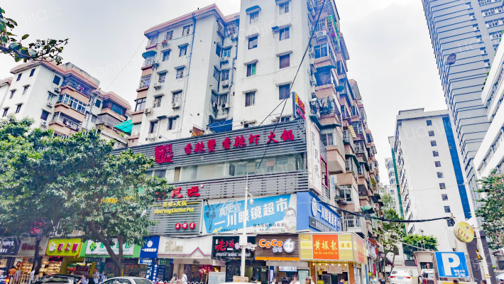 冠军小区外景图