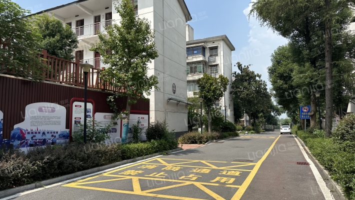 海利小区外景图