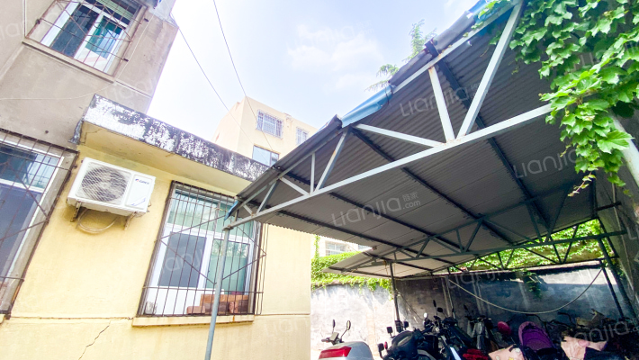 人防办宿舍外景图