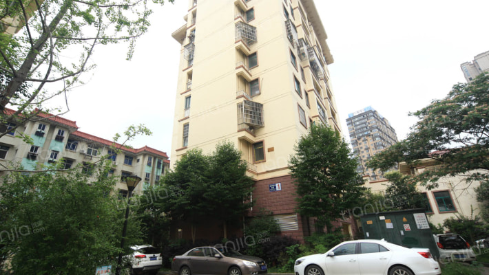 城镇安置房D区外景图