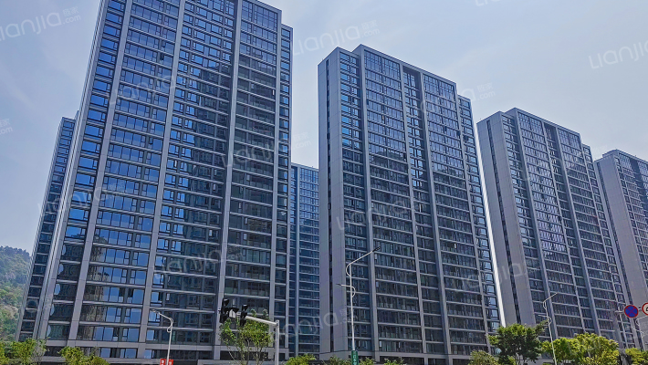 瓯越江城外景图