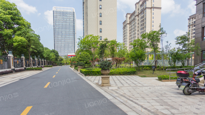 上海盛世宝邸二期房价怎么样盛世宝邸二期房源户型图小区车位交通地址