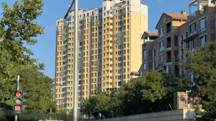 溪水雅地尚著外景图