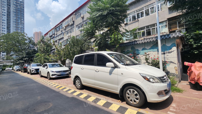 新兴大街17号院外景图