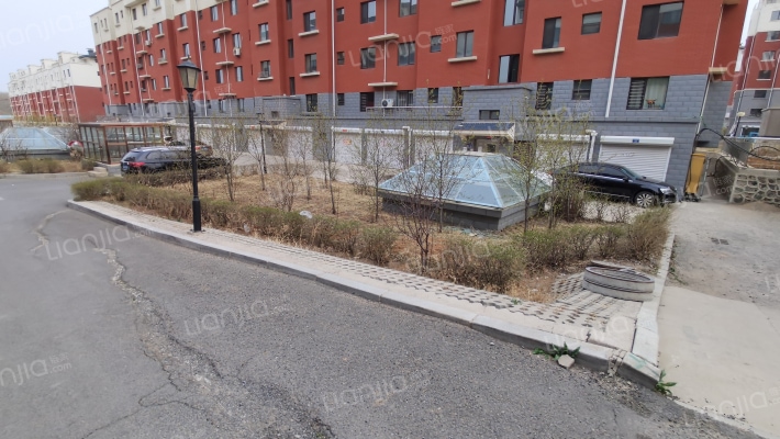 东湖学府外景图