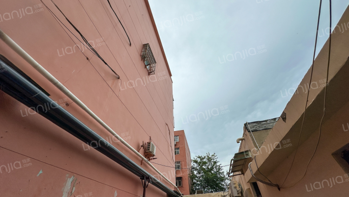 牧工商住宅楼外景图