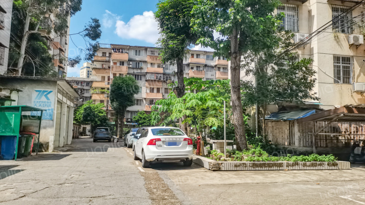 广西壮族自治区纺织总会宿舍外景图