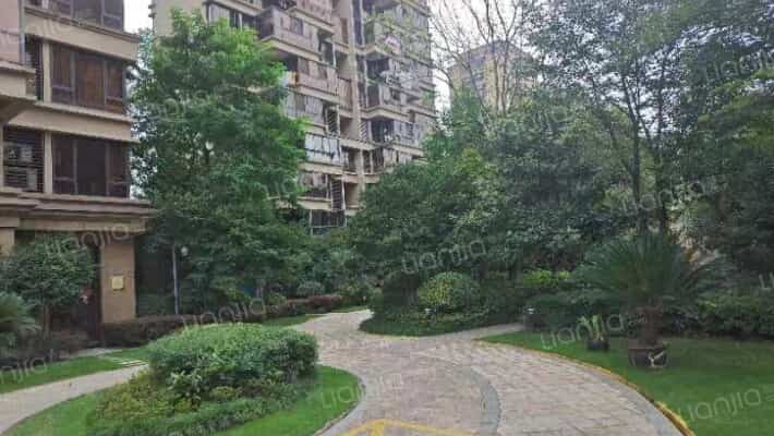 和合财富中心外景图