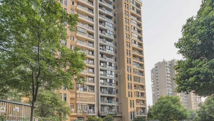 东周小区外景图