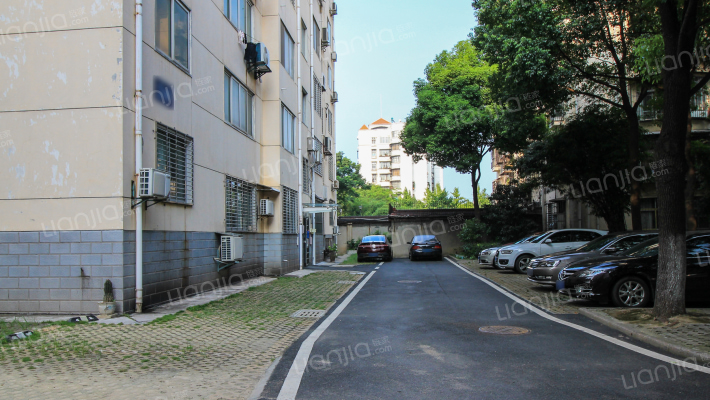 襄阳市质量技术监督局家属区外景图