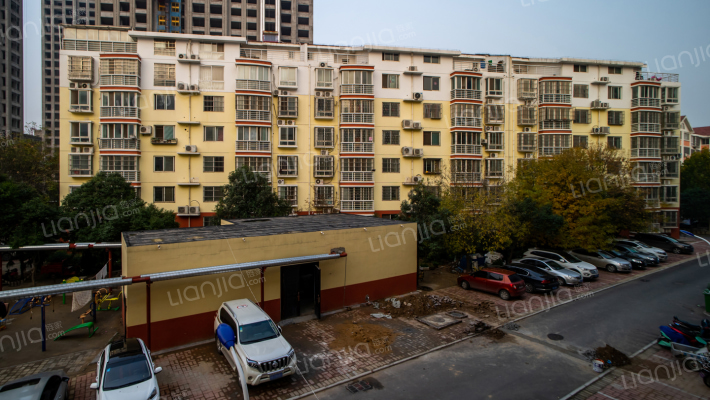 祭城路办事处家属院外景图