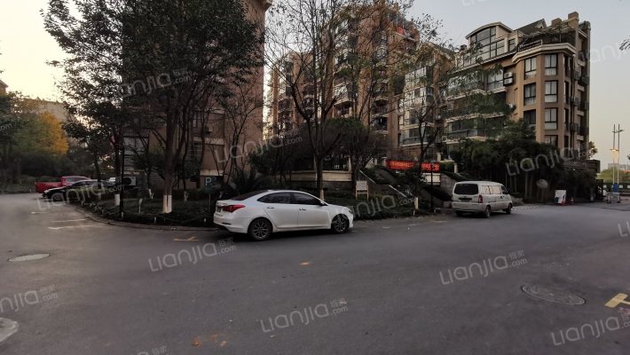 南湖丽景外景图