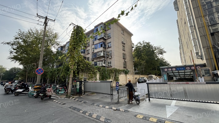 地质大学北院宿舍 外景图