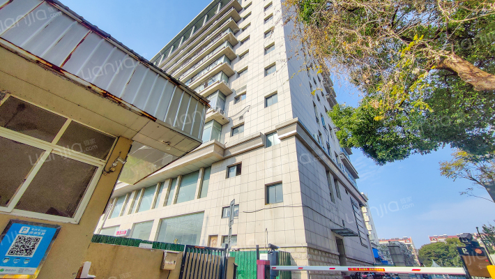 银泰大厦外景图