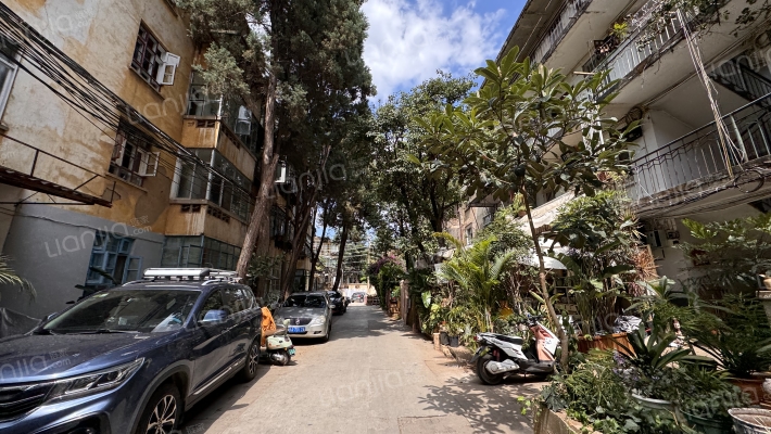 云南大学家属宿舍外景图