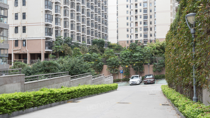 源泉山庄A区外景图