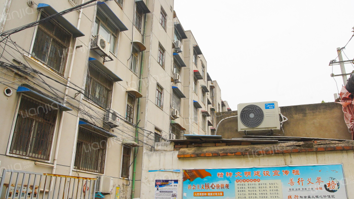 许昌市财税学校宿舍楼外景图