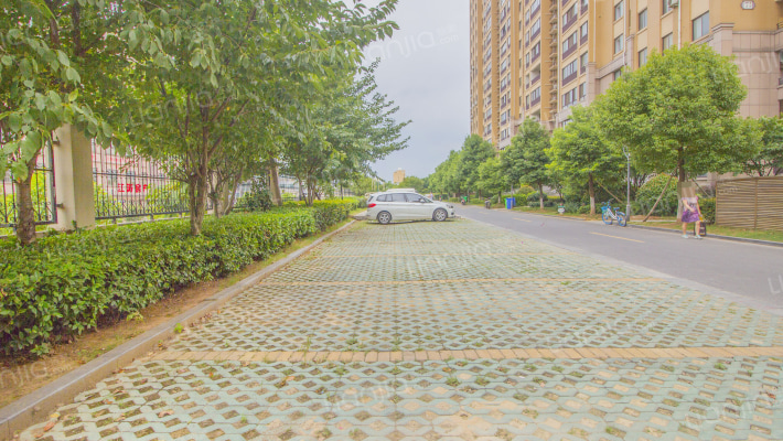 万商华府外景图