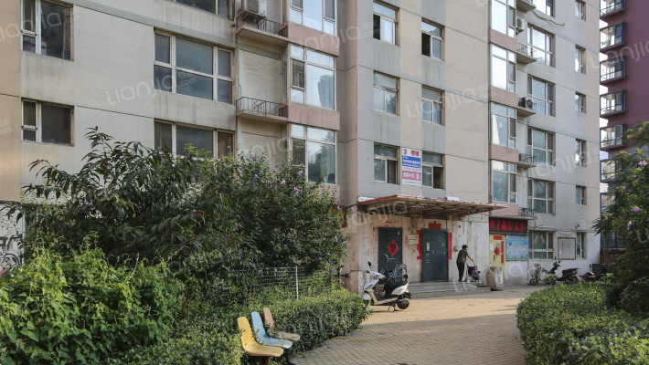 鸿辰小区外景图