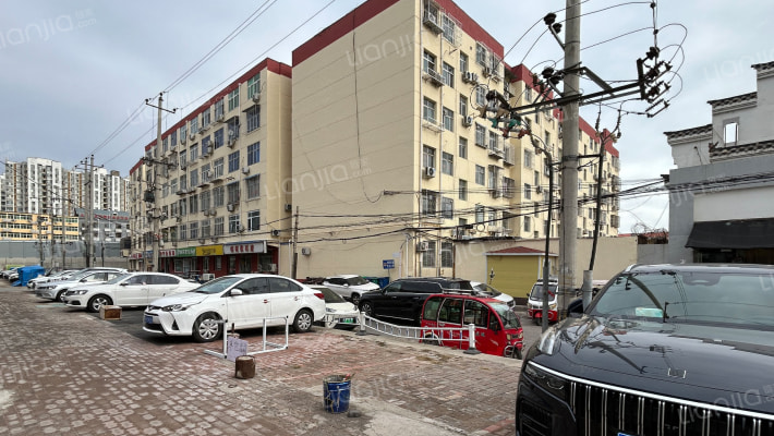 建设集团宿舍外景图