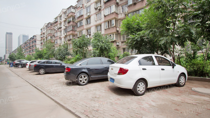 华育楼三组团外景图