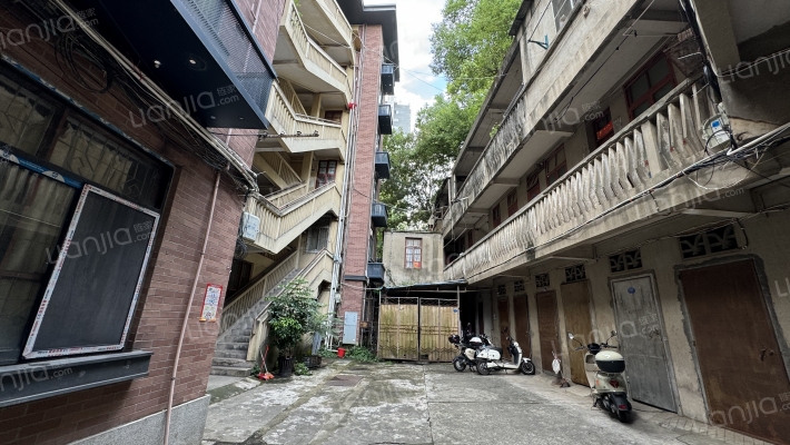 建工局职工住宅外景图