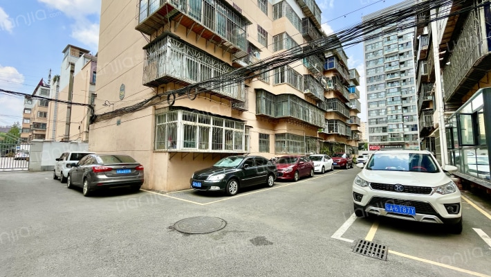 五里小区外景图