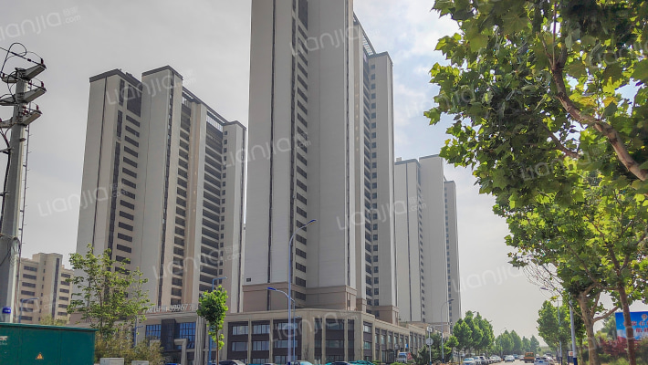 华发观山水外景图