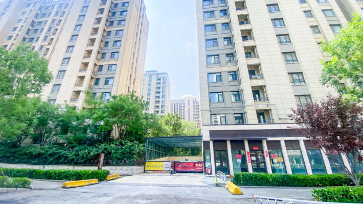 绿地IFC中央公馆B5区外景图