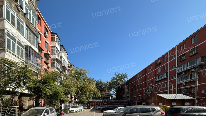 琉璃井东街外景图