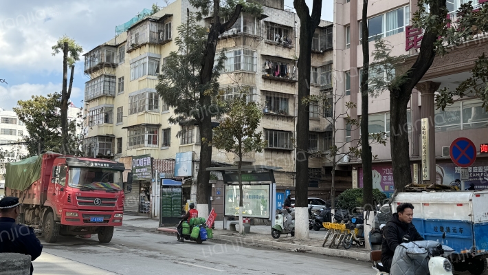 新闻路255附1号外景图