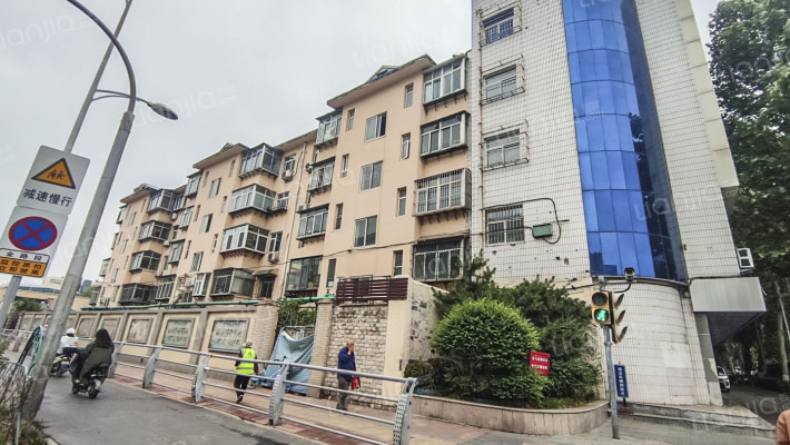 山大北路42-2号外景图