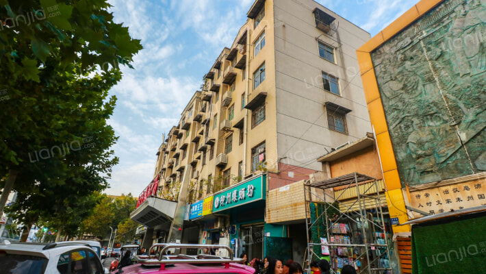 生产资料公司家属院外景图