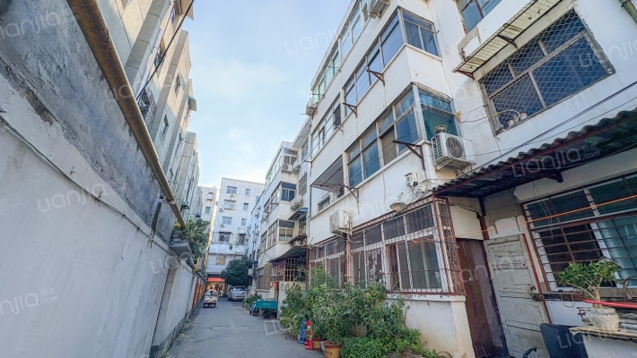 公疗家属院外景图
