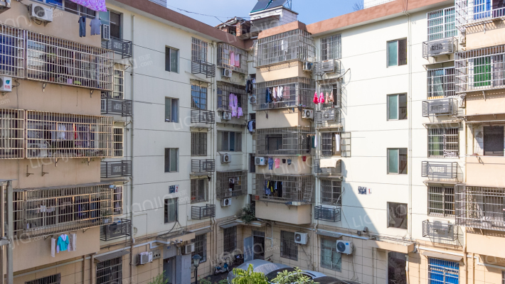 立新商住楼外景图