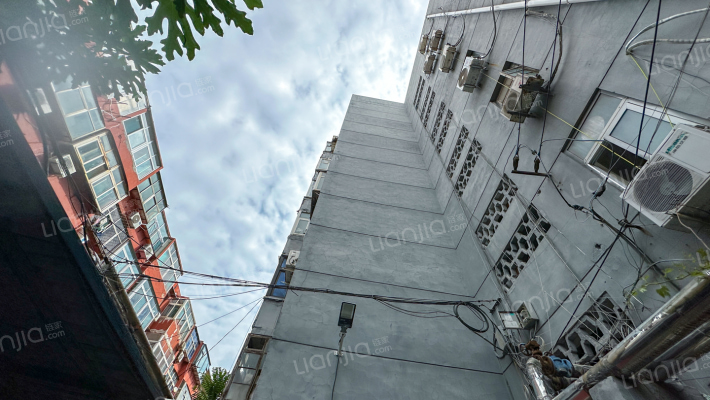 和平路54号院外景图