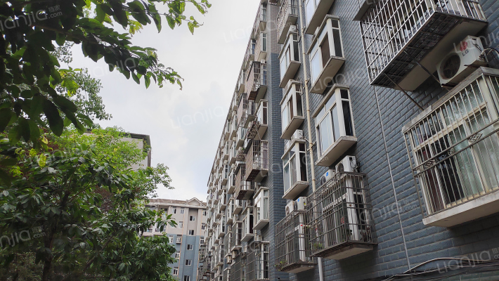 春秋家院外景图