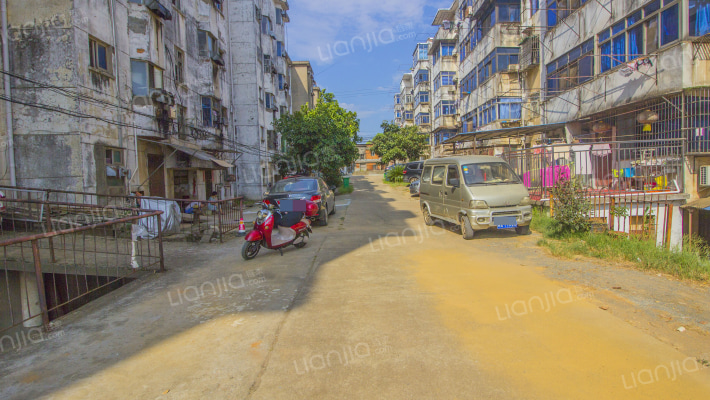 经开区皇姑路523号小区外景图