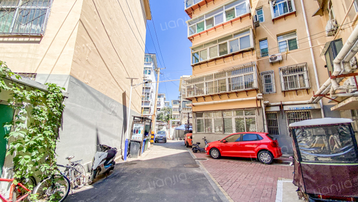 小纬六路75号外景图