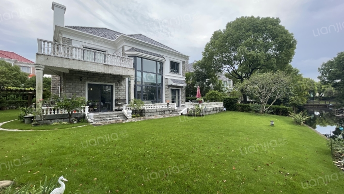 东方别墅外景图