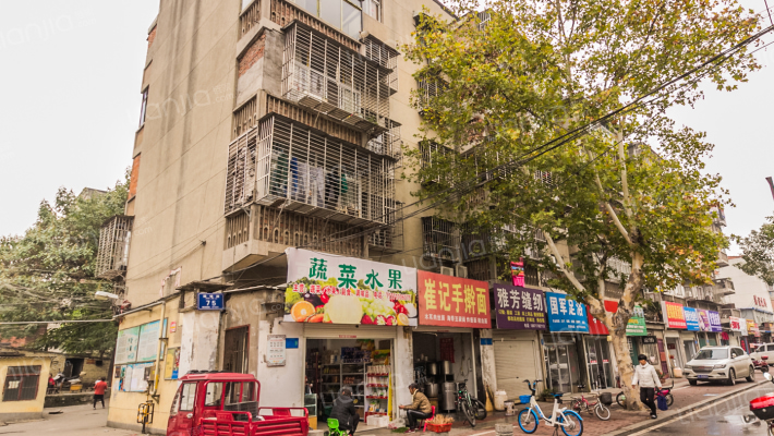 丝织厂家属院外景图