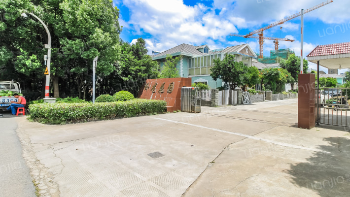 卧龙花园外景图