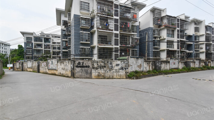 国家山小区外景图