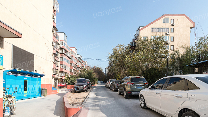 东山坡三里外景图