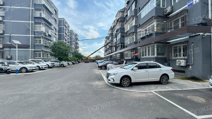 兴房苑小区外景图