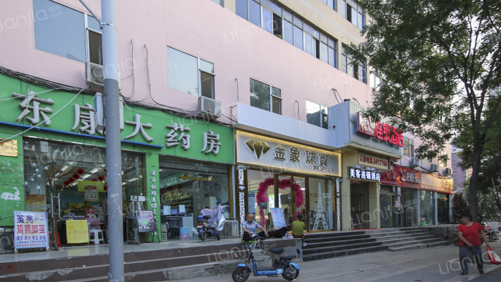 储源小区外景图