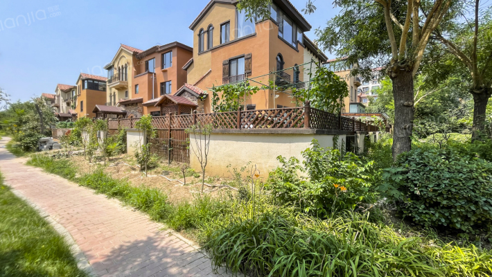 孔雀城六期叠翠园外景图