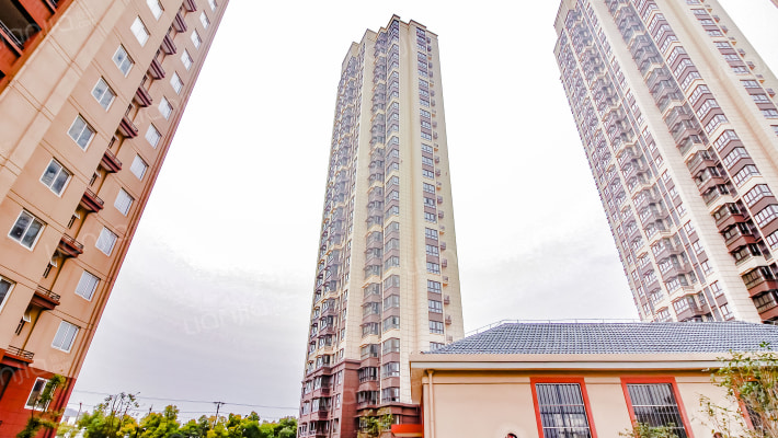 幸福金色湖畔外景图