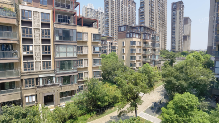 融创逸墅溪岸景园一区外景图